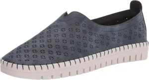 Easy Street Women's Flat Sneaker