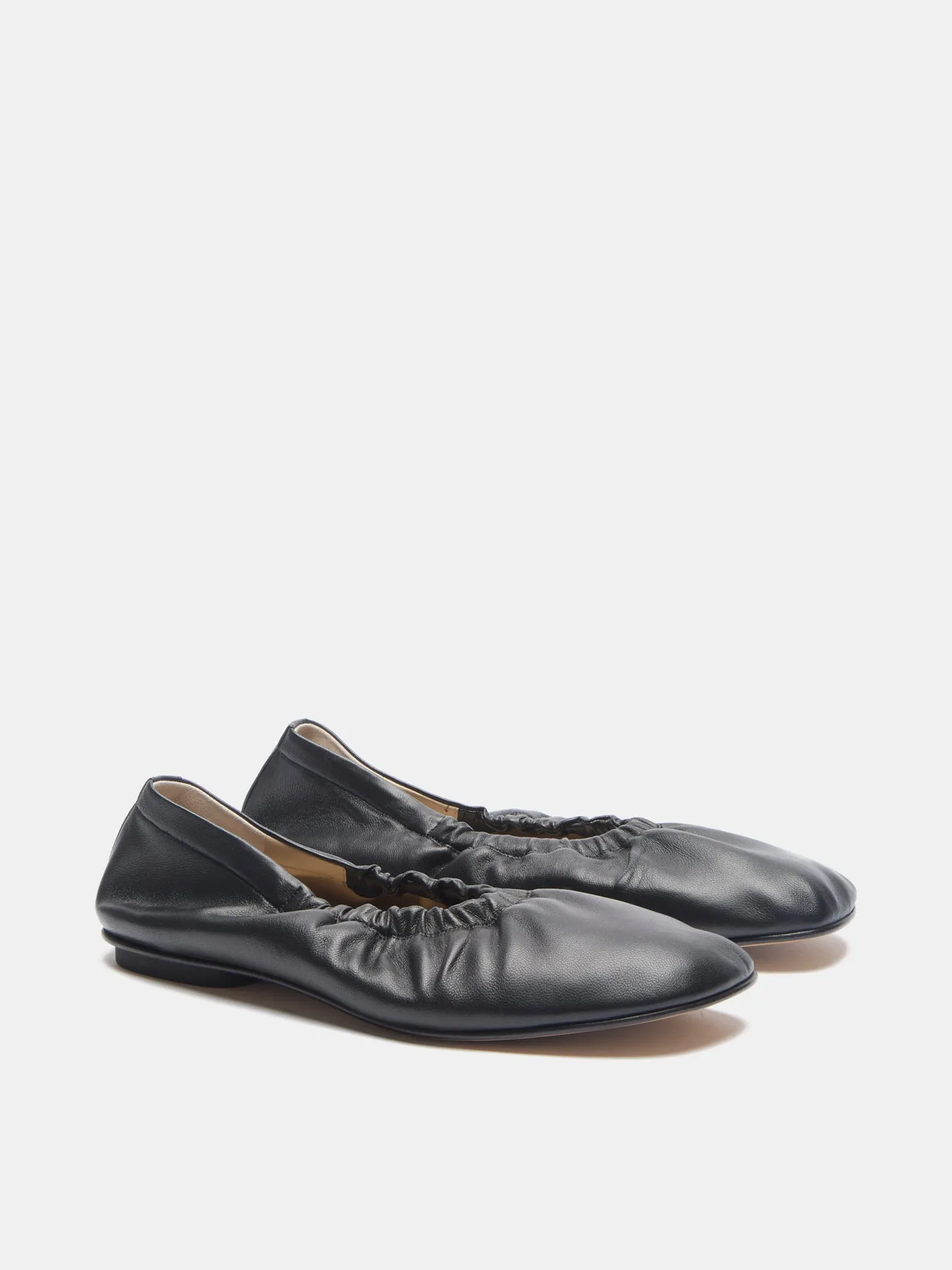 Mica Flat / Black Leather