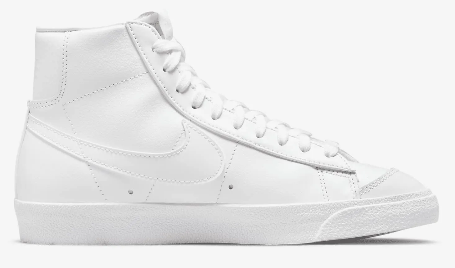 Nike womens Blazer Mid 77