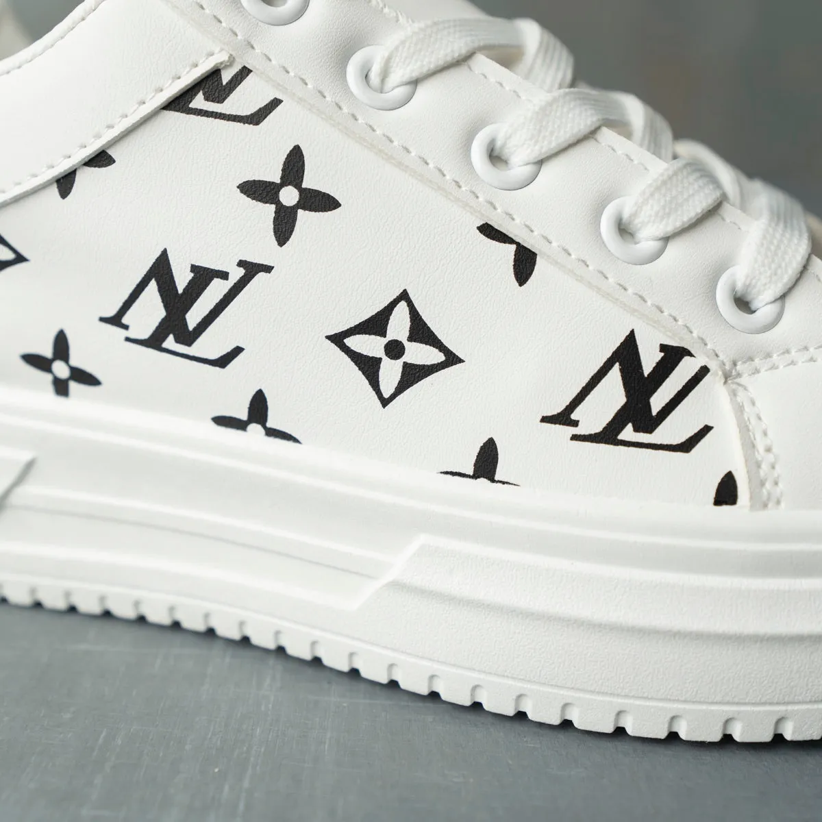 NL Flat Sneakers