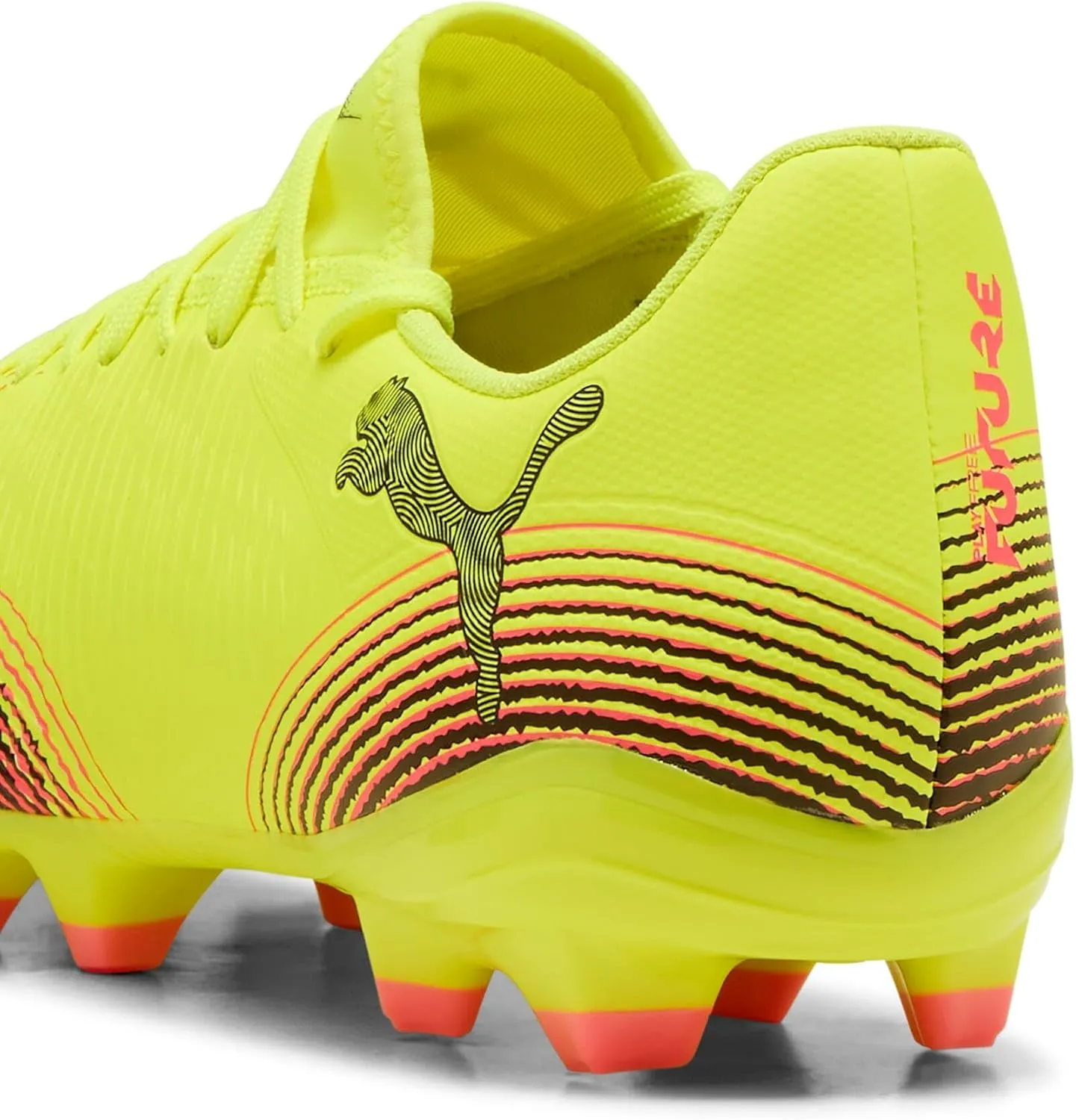 PUMA Men's Football Soccer Shoe
