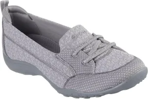 Skechers Women's Relaxed Fit Breathe-Easy Holding Line Slip-On Sneaker, Gray, 8