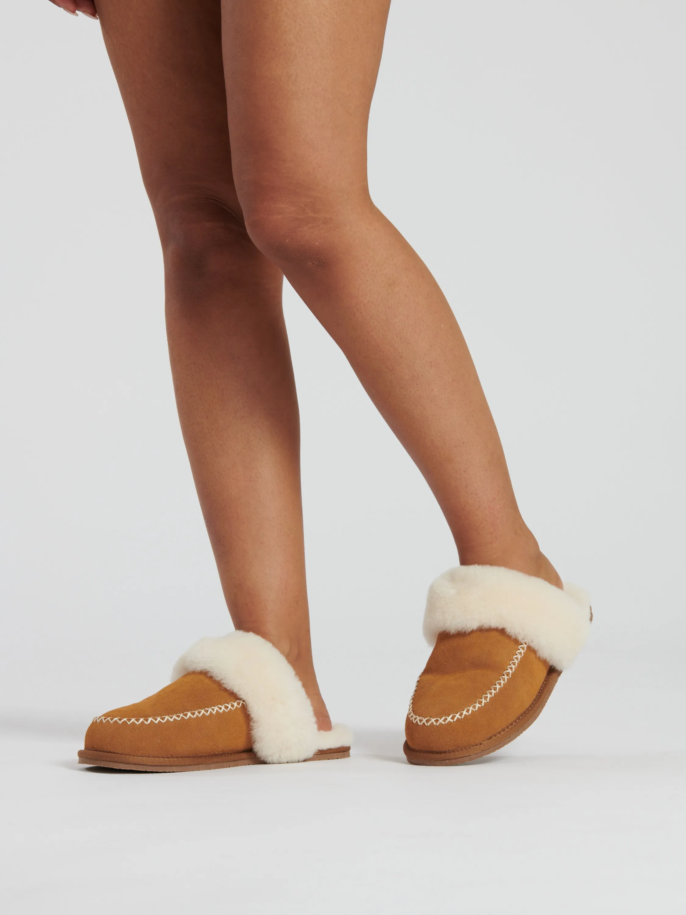 The 'luxe' sheepskin slip on mule in tan