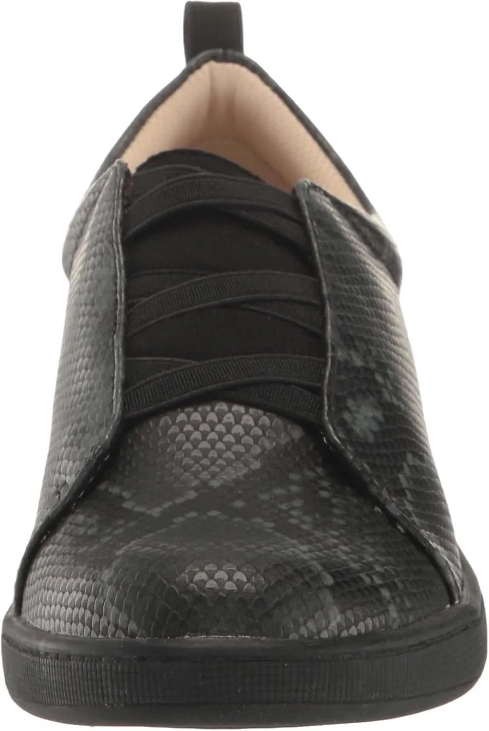 Trotters Women's Avrille Sneaker