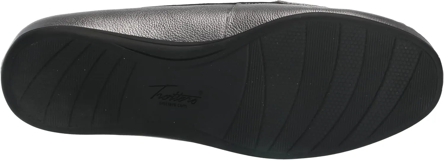 TROTTERS Women's Dawson Loafer Flat