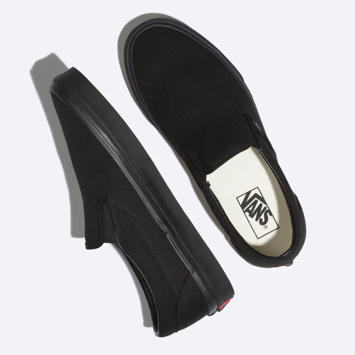 VANS AUTHENTIC SLIP ON